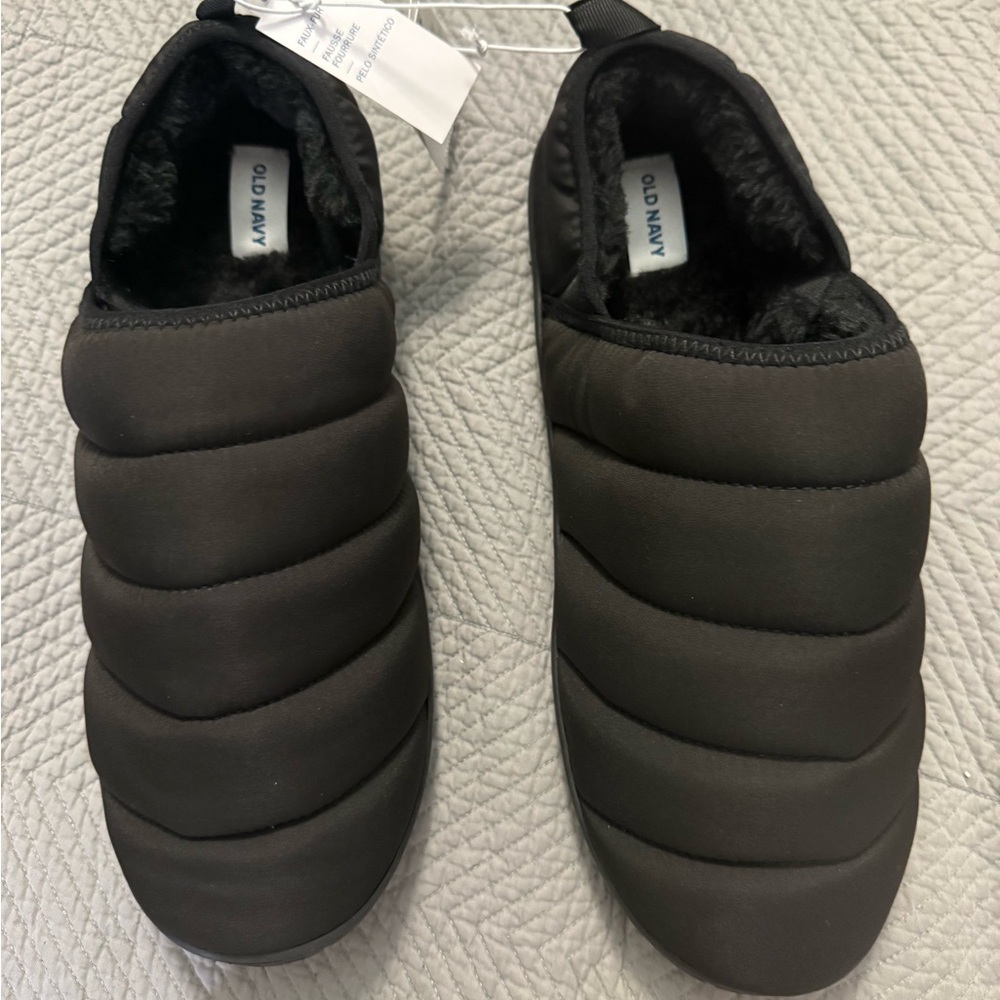 Old Navy Black Quilted Slip-On Indoor/Outdoor Slippers